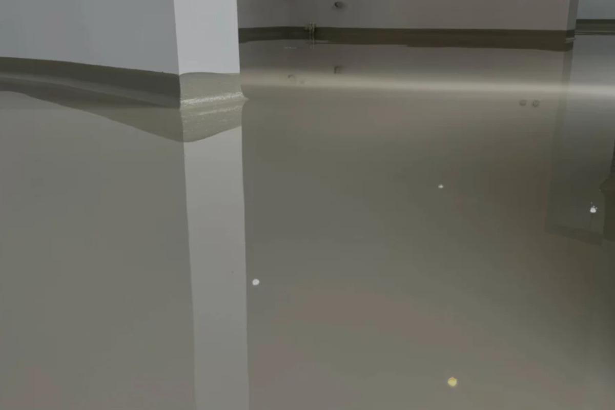 Proiectul echipei HBS cu pardoseala epoxidica in bucatarie